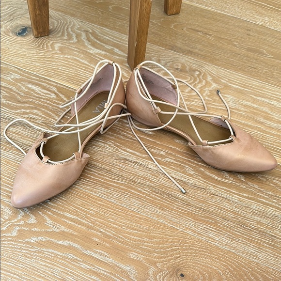 MIA Mirna Women's Blush Pointed Toe Lace-up Flats - Picture 4 of 9